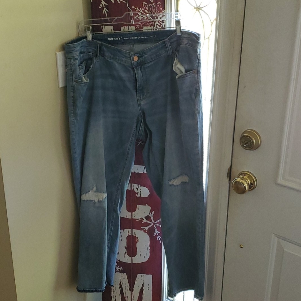 Old Navy Boyfriend Skinny Rip Jeans